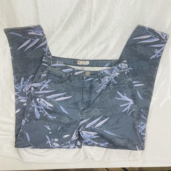 Free People Dark Gray with Leafs Size w30 - Picture 3 of 15